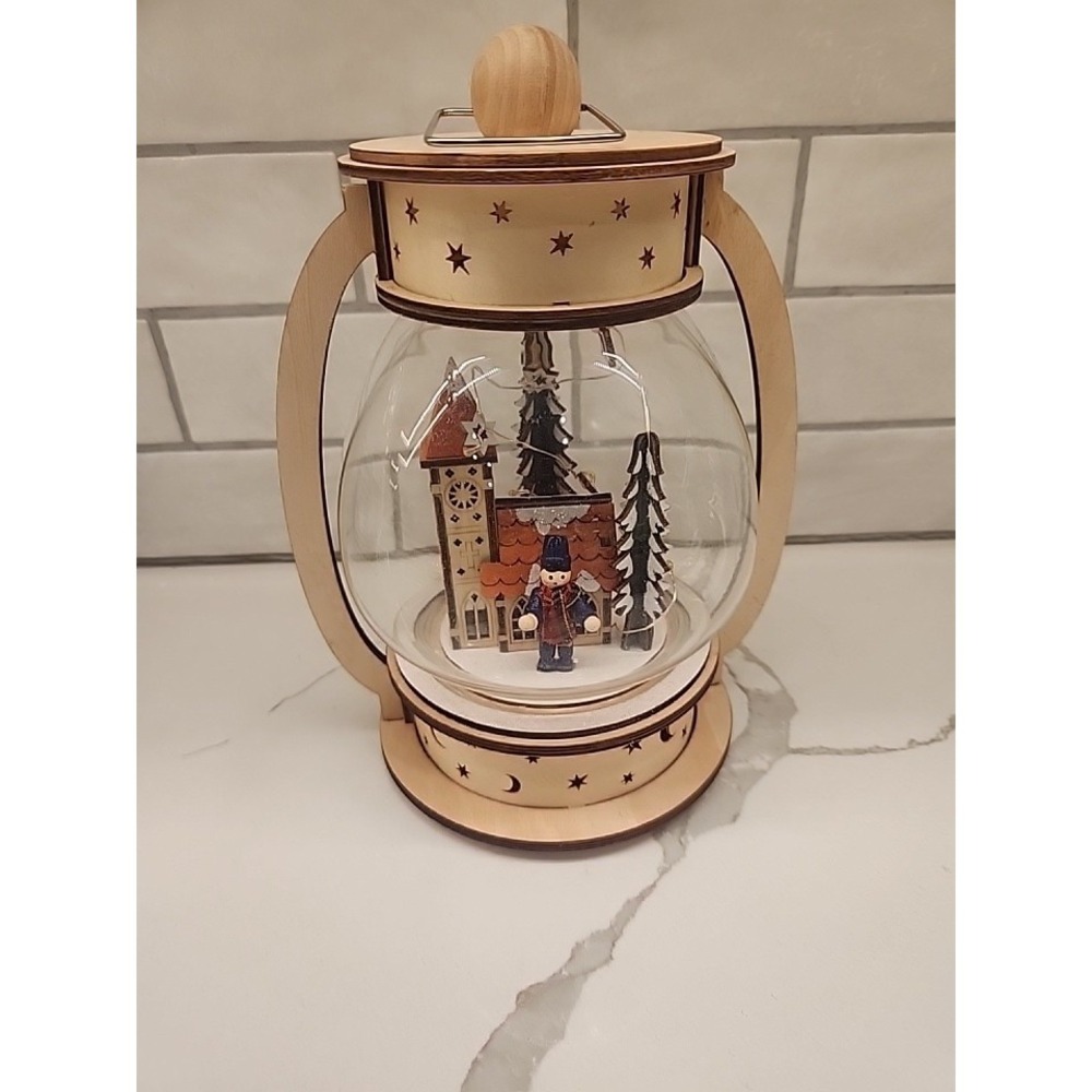 Christmas Winterland‎ Village Illuminated Lantern Wood And Glass Alpine Scene